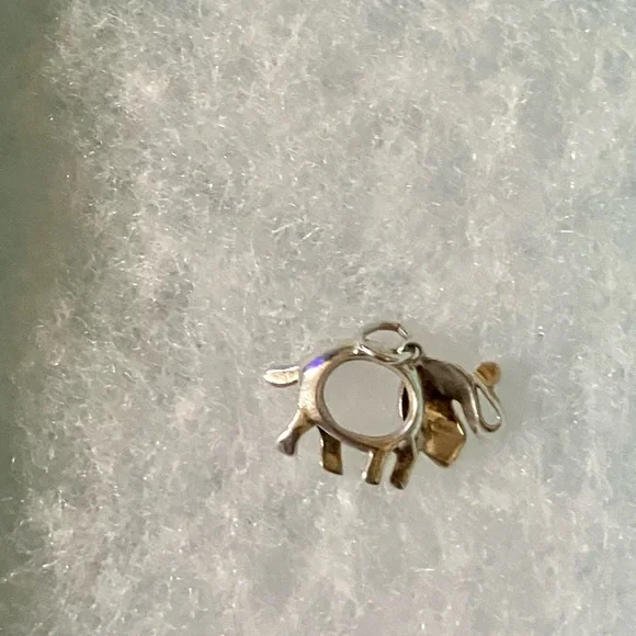 HTF Tiffany & Co “Save the Wild” Elephant Charm with Tsavorite stone - Picture 3 of 4